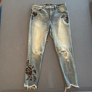 EXPRESS HIGH RISE SKINNY JEAN WITH STICH DETAIL